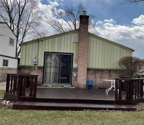 18535 Marquette Street, Roseville, MI 48066