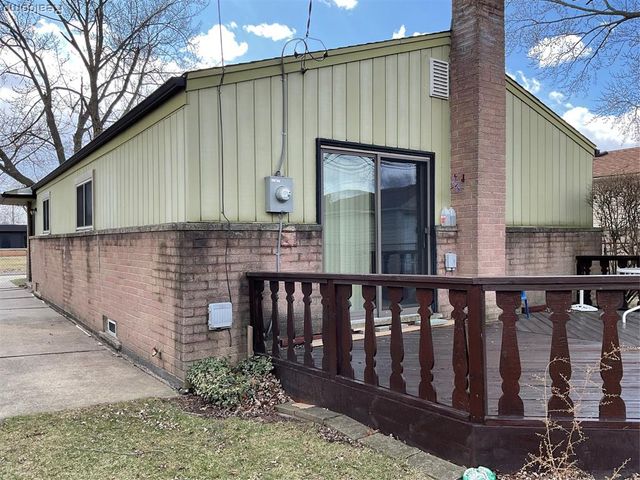 18535 Marquette Street, Roseville, MI 48066