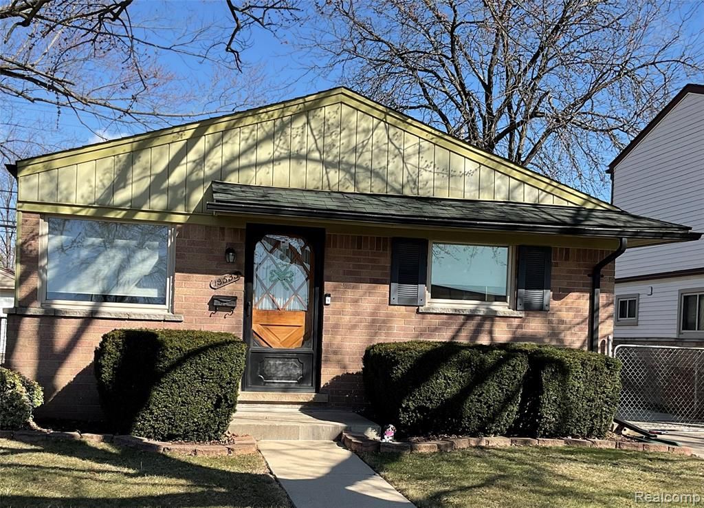 18535 Marquette Street, Roseville, MI 48066