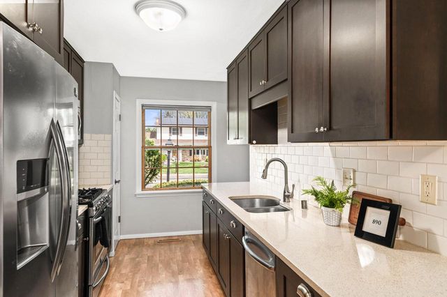 W173N8479 Westbridge AVENUE, Menomonee Falls, WI 53051