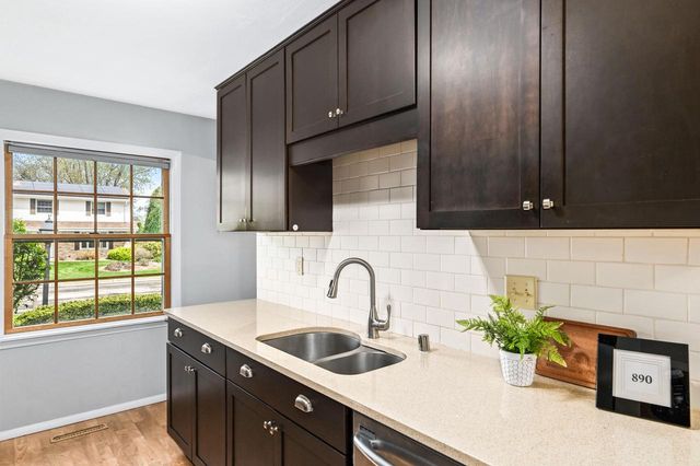 W173N8479 Westbridge AVENUE, Menomonee Falls, WI 53051