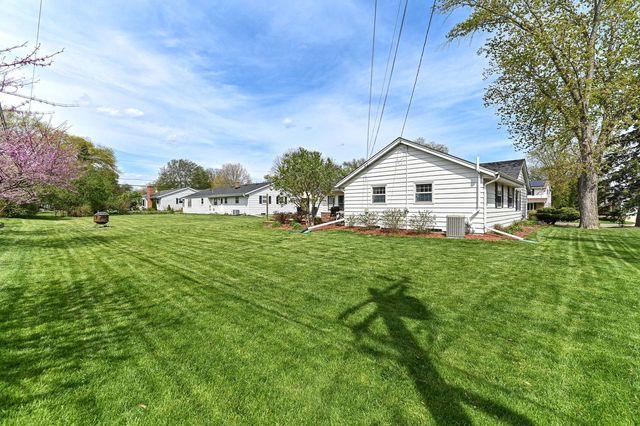 W173N8479 Westbridge AVENUE, Menomonee Falls, WI 53051