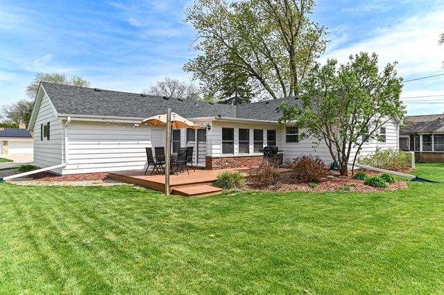 W173N8479 Westbridge AVENUE, Menomonee Falls, WI 53051