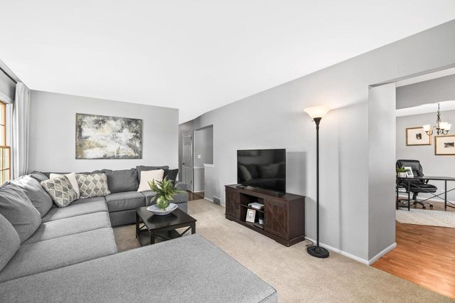W173N8479 Westbridge AVENUE, Menomonee Falls, WI 53051