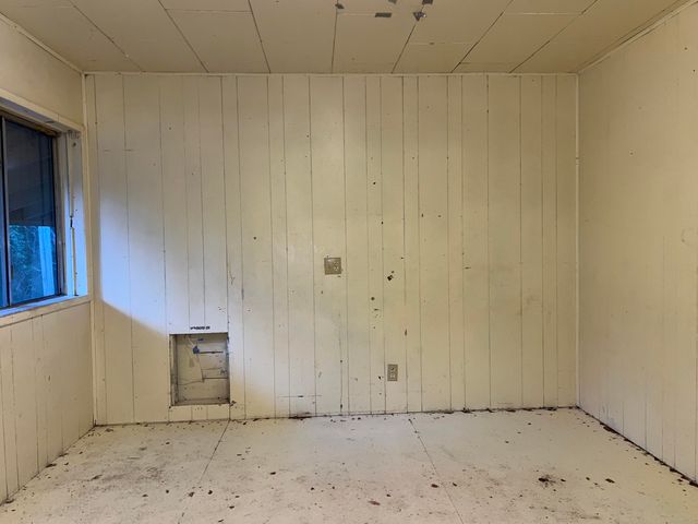 114 River Road, Miranda, CA 95553