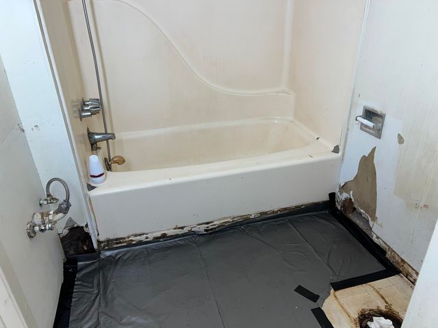 114 River Road, Miranda, CA 95553