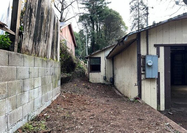 114 River Road, Miranda, CA 95553