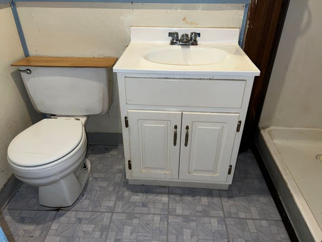 114 River Road, Miranda, CA 95553