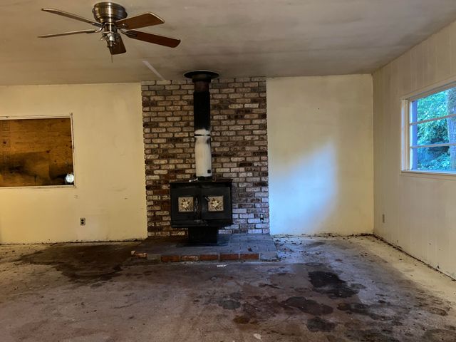 114 River Road, Miranda, CA 95553