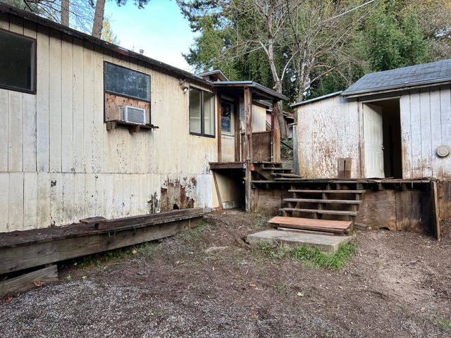 114 River Road, Miranda, CA 95553