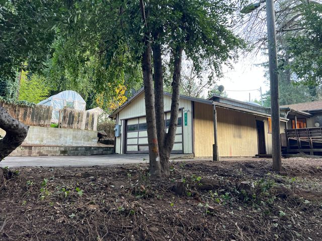 114 River Road, Miranda, CA 95553