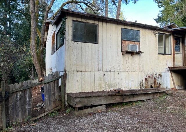 114 River Road, Miranda, CA 95553