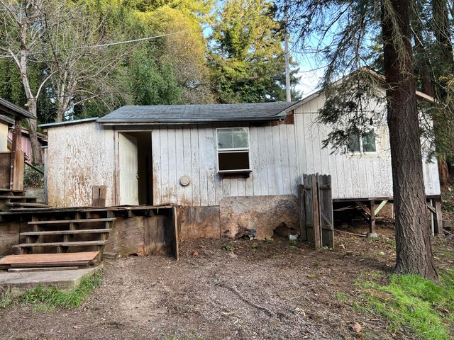 114 River Road, Miranda, CA 95553