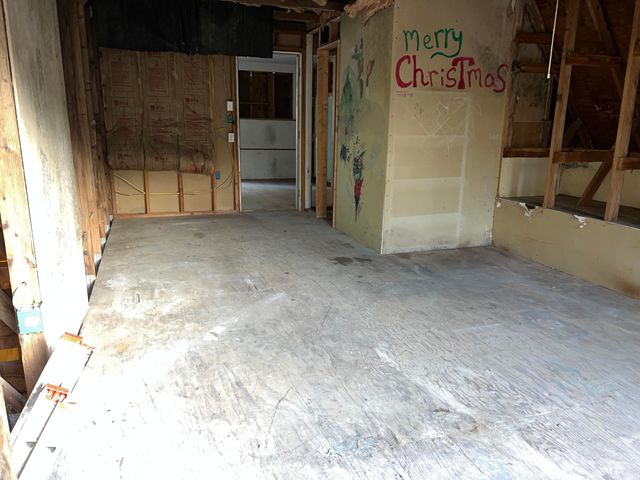 114 River Road, Miranda, CA 95553