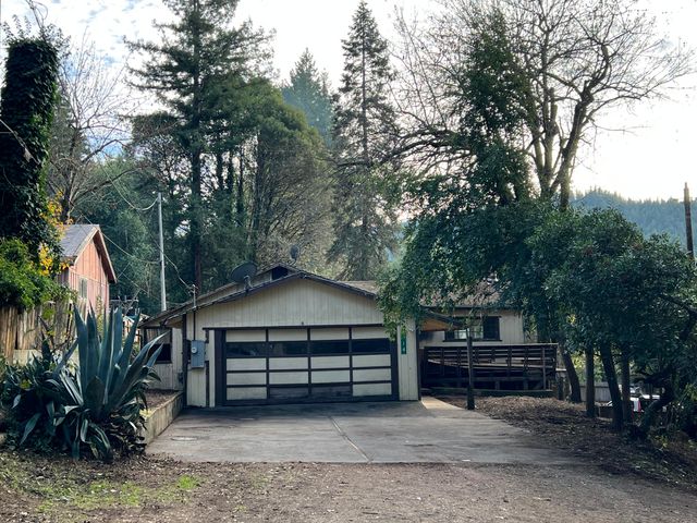 114 River Road, Miranda, CA 95553