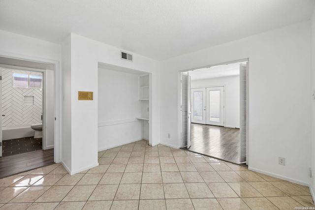 4110 BAY OAKS DR, San Antonio, TX 78240