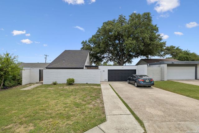 4110 BAY OAKS DR, San Antonio, TX 78240