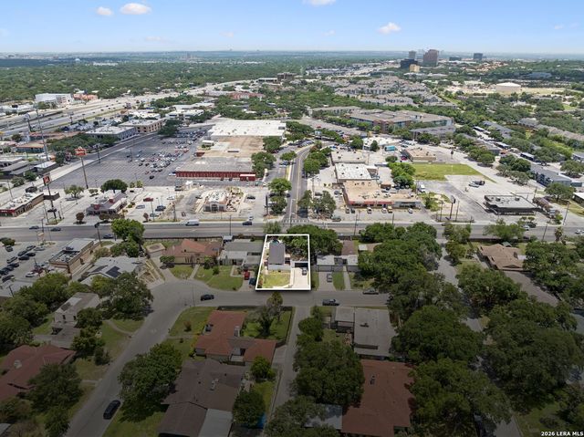 4110 BAY OAKS DR, San Antonio, TX 78240