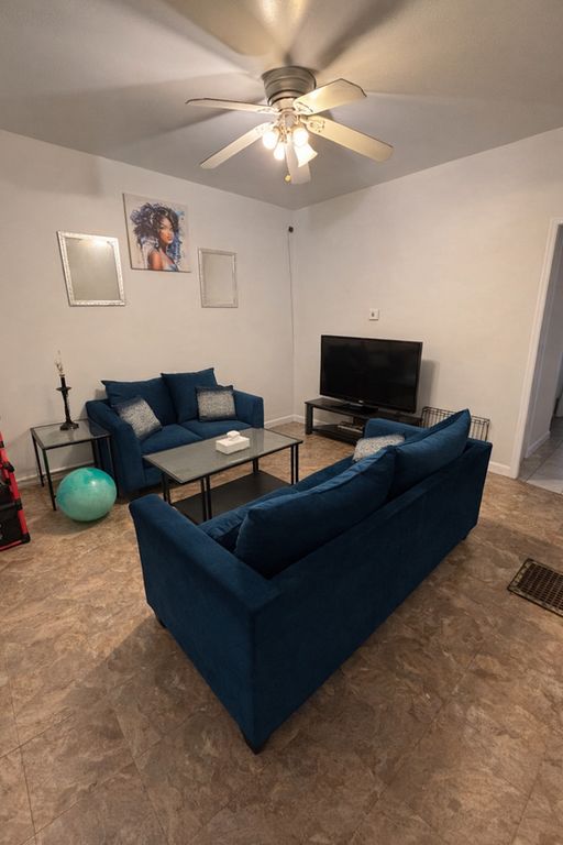 6812 S Wolcott Avenue, Chicago, IL 60636 — photo 2