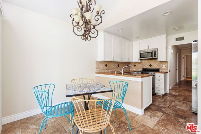 30712 Lakefront Drive, Agoura Hills, CA 91301