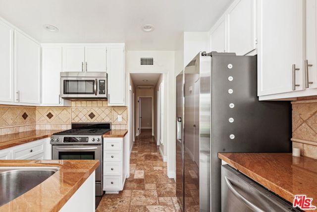 30712 Lakefront Drive, Agoura Hills, CA 91301