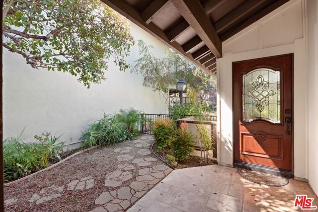 30712 Lakefront Drive, Agoura Hills, CA 91301
