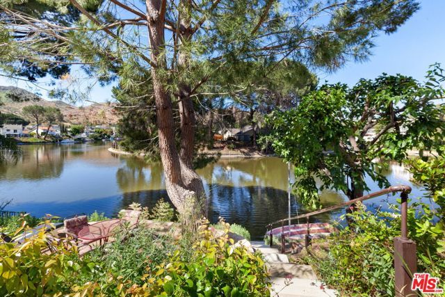 30712 Lakefront Drive, Agoura Hills, CA 91301