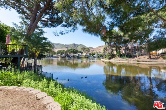 30712 Lakefront Drive, Agoura Hills, CA 91301