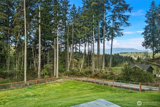 10128 Merlins Lane NW, Bremerton, WA 98312