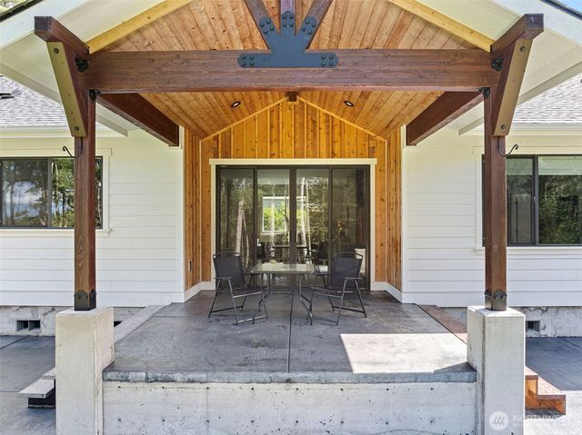 10128 Merlins Lane NW, Bremerton, WA 98312