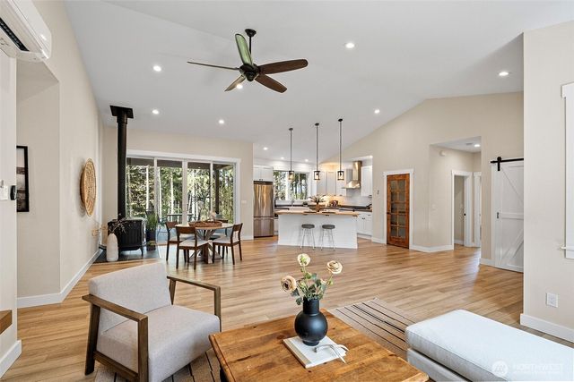 10128 Merlins Lane NW, Bremerton, WA 98312