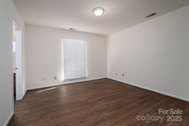 1212 E Franklin Boulevard D, Gastonia, NC 28054