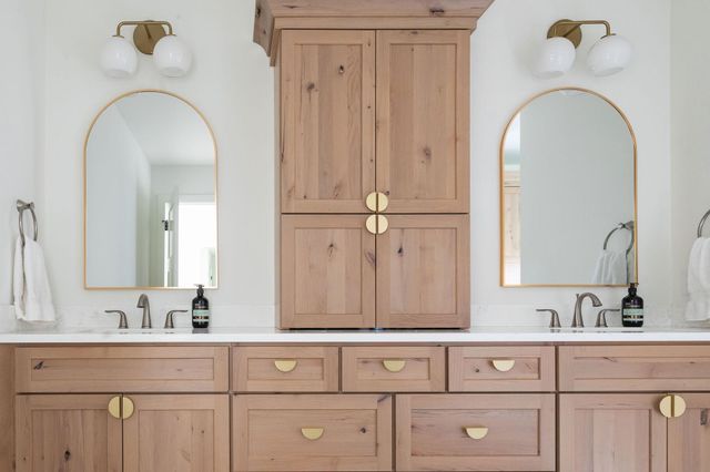 2 Spring Marsh Lane, North Oaks, MN 55127