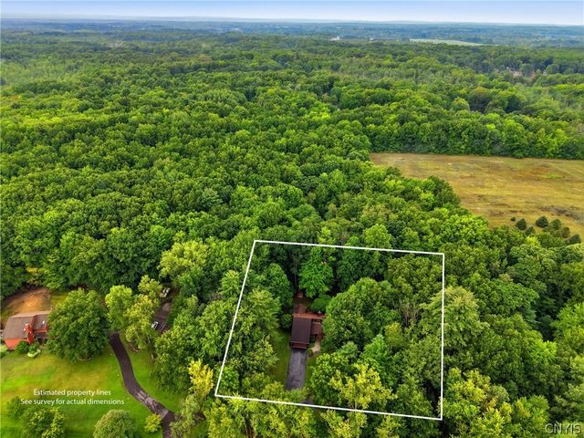 19 River Runne, Schroeppel, NY 13132