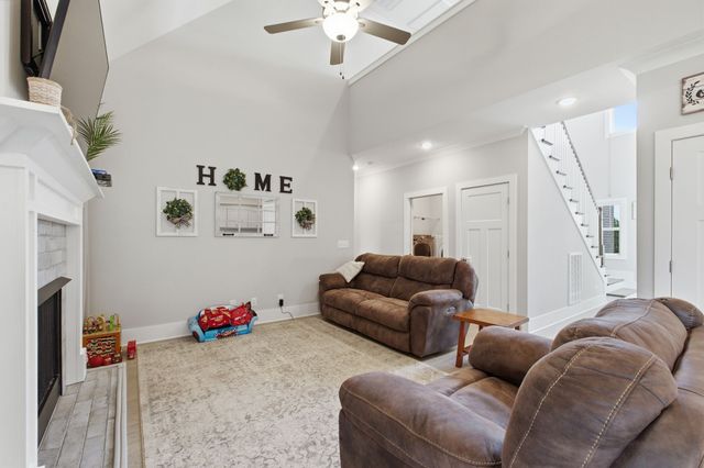 200 Ernest Dr, Lebanon, TN 37087
