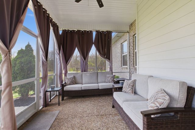 200 Ernest Dr, Lebanon, TN 37087