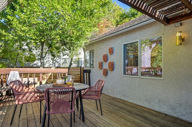 1881 7th Ave, Sacramento, CA 95818
