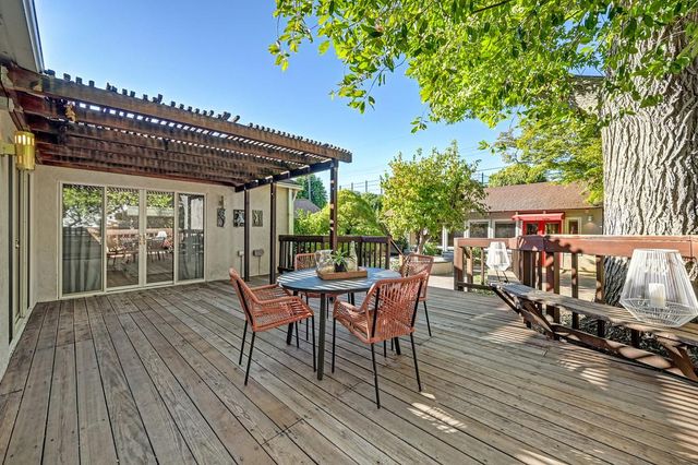 1881 7th Ave, Sacramento, CA 95818