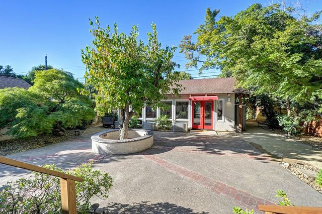 1881 7th Ave, Sacramento, CA 95818