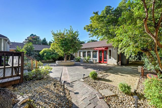 1881 7th Ave, Sacramento, CA 95818