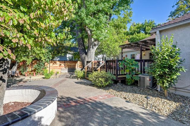 1881 7th Ave, Sacramento, CA 95818