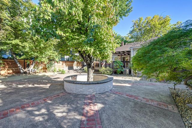 1881 7th Ave, Sacramento, CA 95818