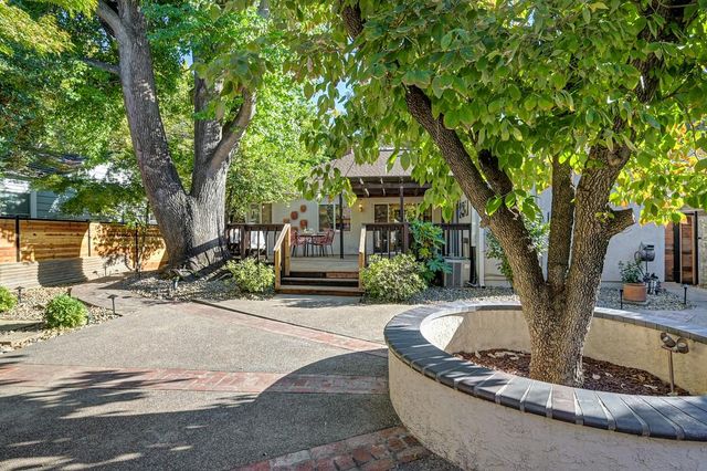 1881 7th Ave, Sacramento, CA 95818