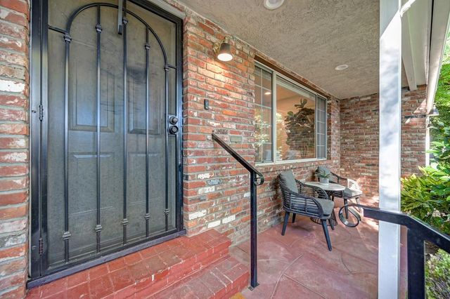 1881 7th Ave, Sacramento, CA 95818