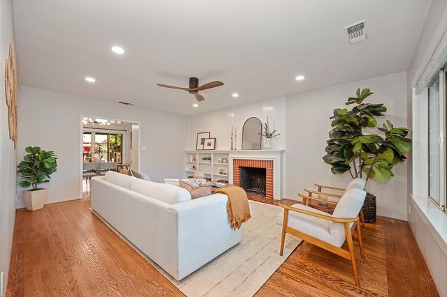 1881 7th Ave, Sacramento, CA 95818