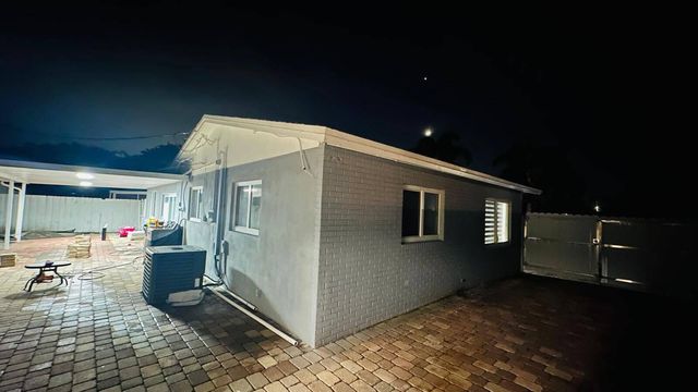872 HARTH Drive, West Palm Beach, FL 33415