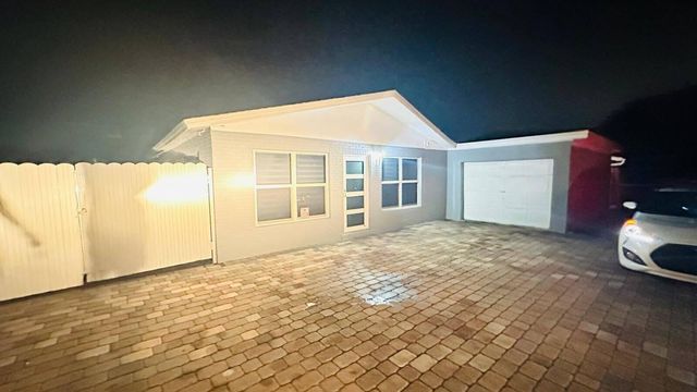872 HARTH Drive, West Palm Beach, FL 33415