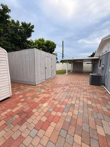 872 HARTH Drive, West Palm Beach, FL 33415