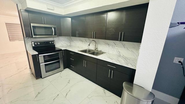 872 HARTH Drive, West Palm Beach, FL 33415