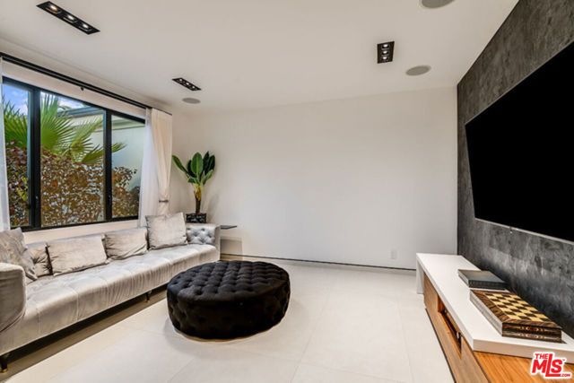 25879 Chalmers Place, Calabasas, CA 91302